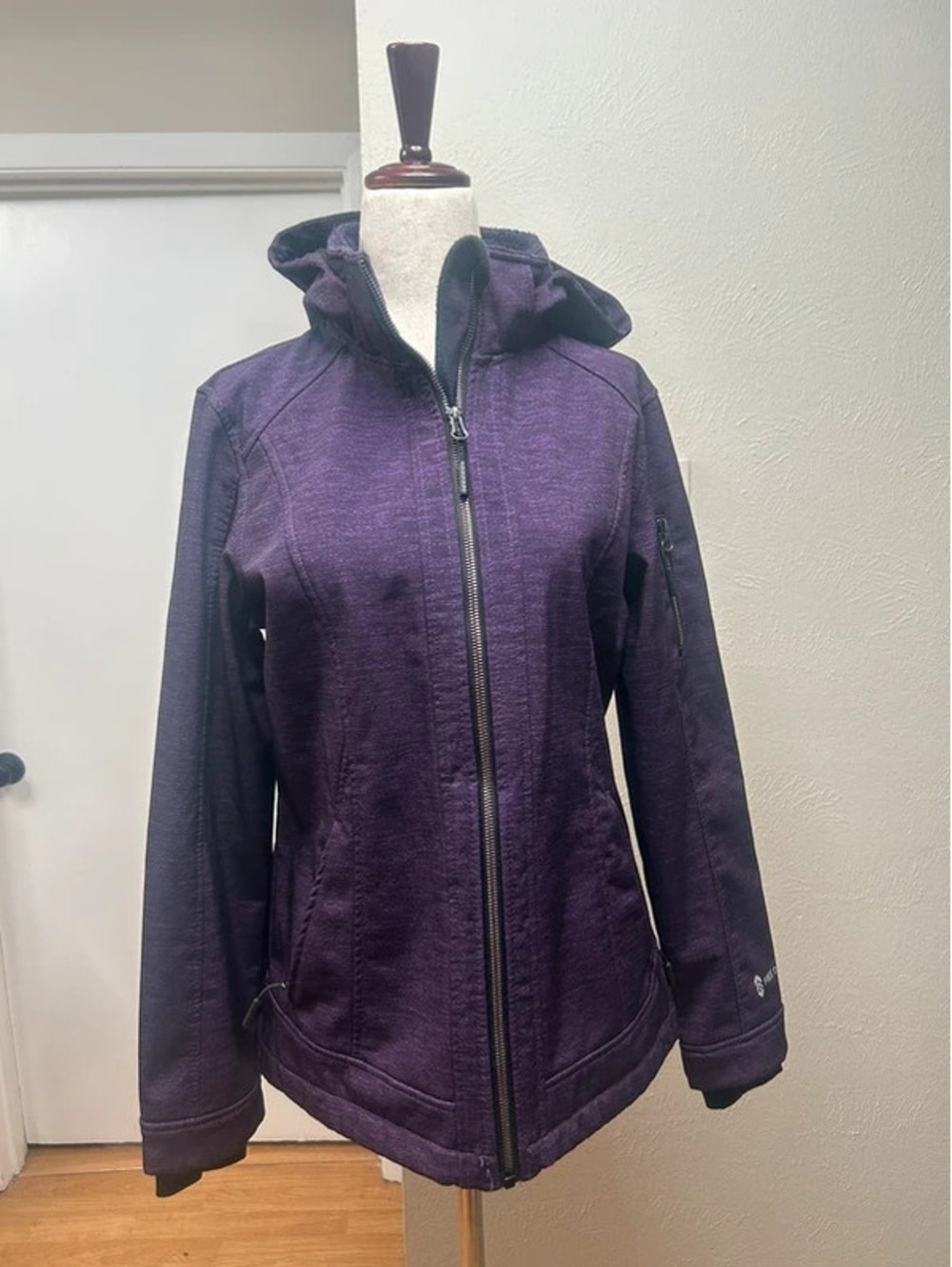 Full zip Rain Jacket with Zippable Hood and pockets